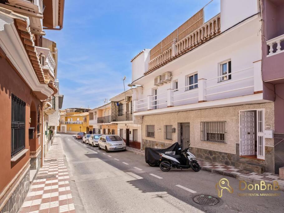 Casa Con 3 En El Tarajal Málaga