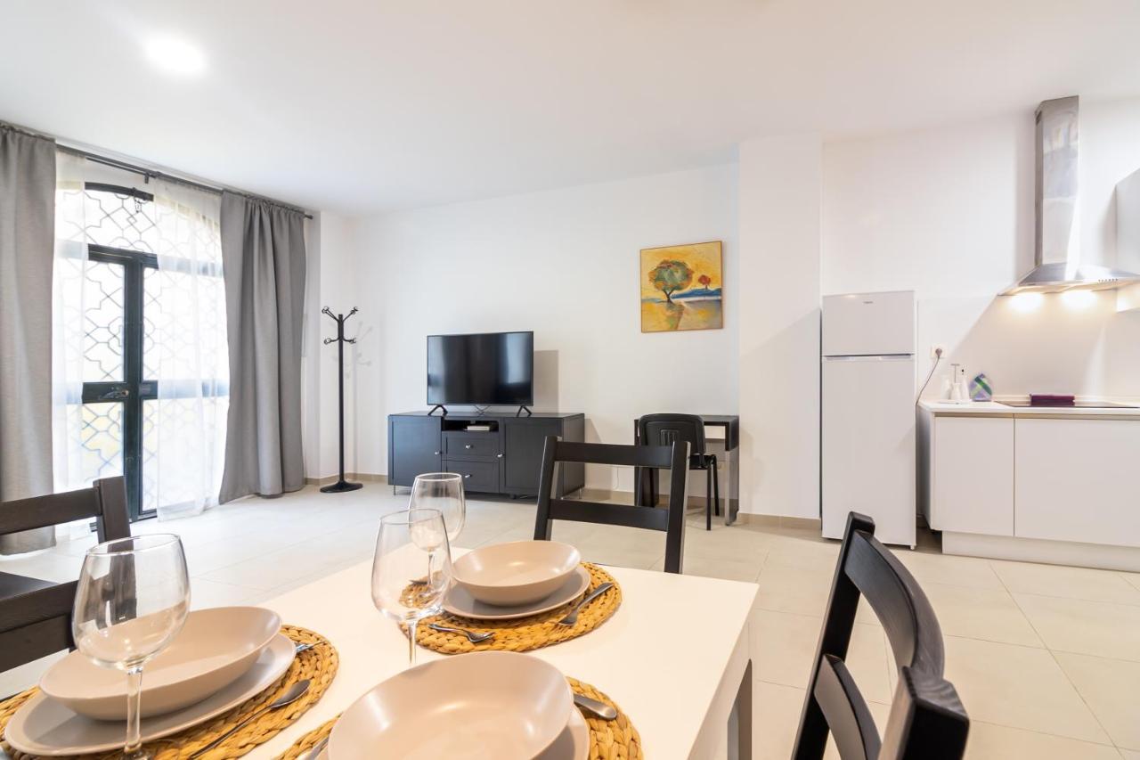 Center Flat. Center Train Station Apartment