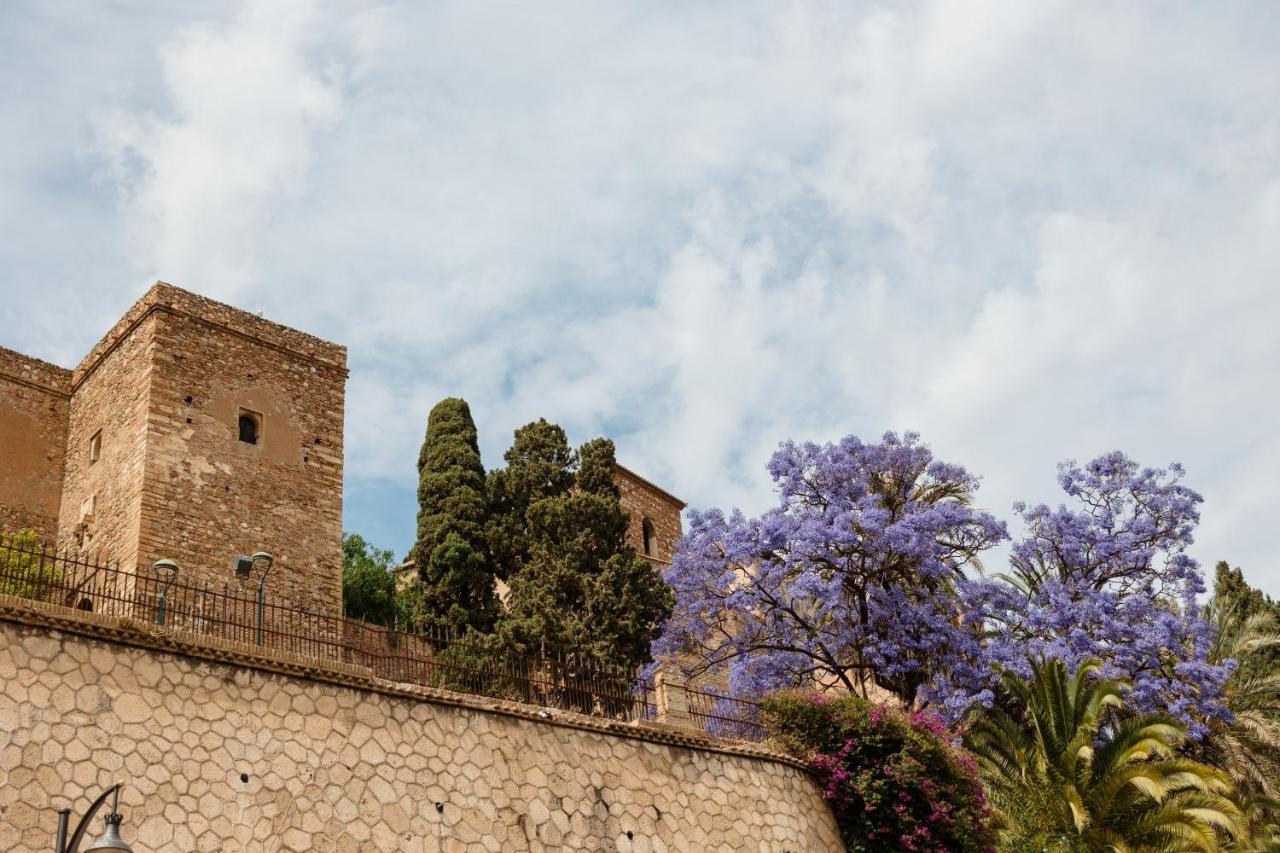 In The Historic Center Of Malaga, Very Close To The And The Ave Train Station, With Private Parking Leilighet *