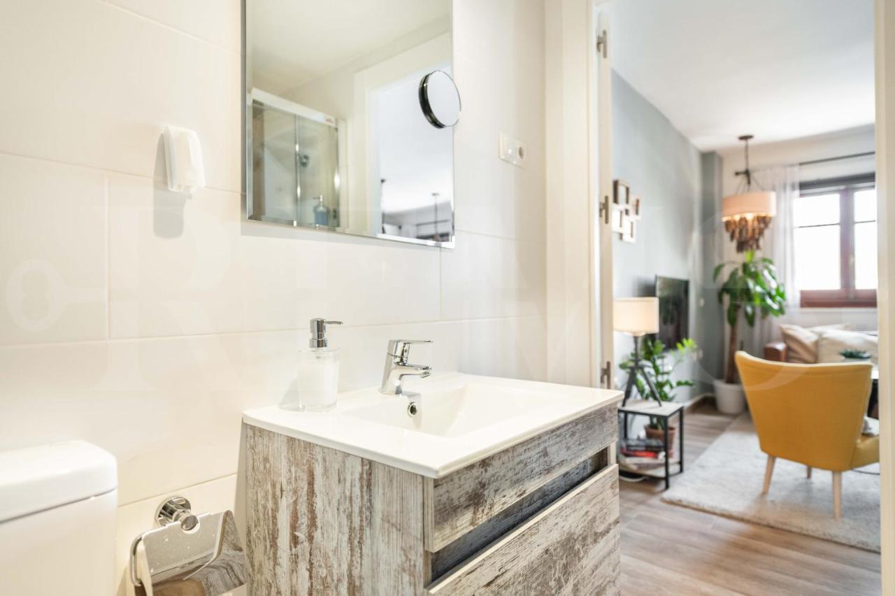 Apartamento Spacious Next To Plaza De La Merced By Rems