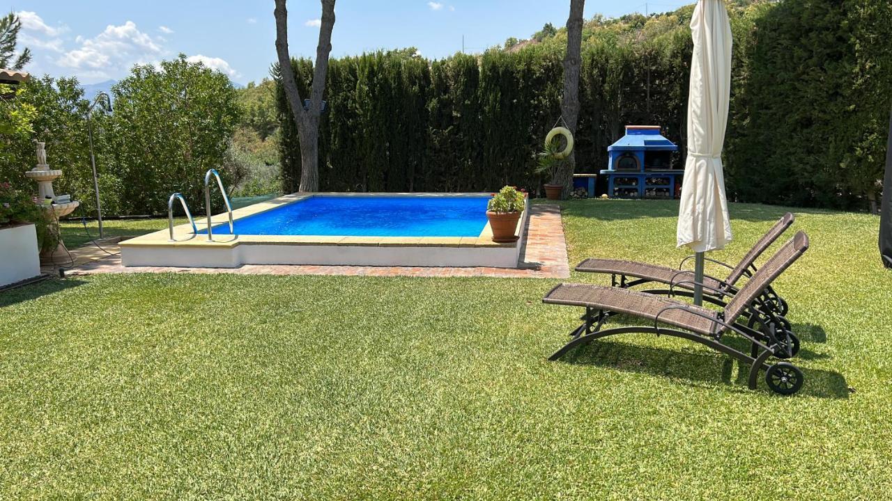 Cupiana Piscina Privada * Málaga