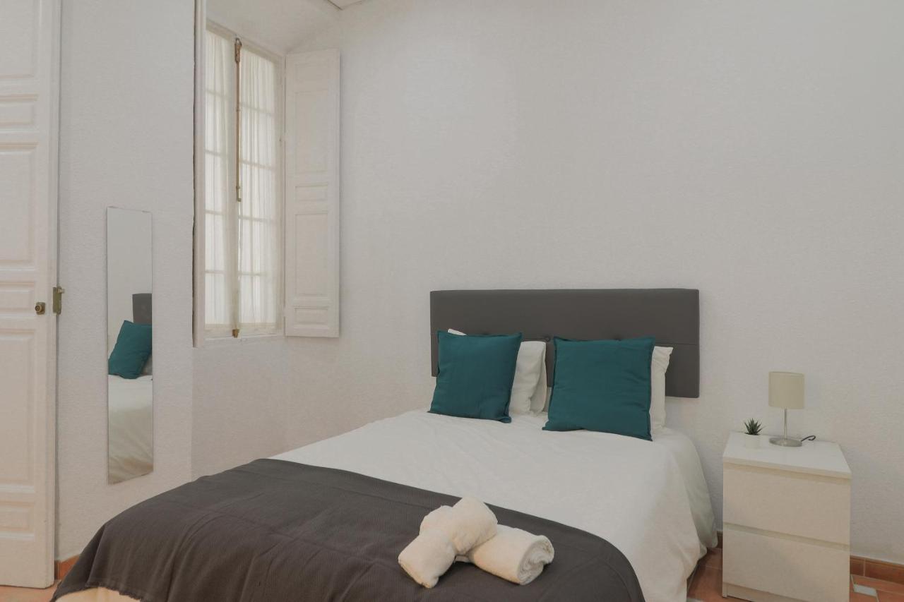 C67 - Shiny 6 Bedrooms In Plaza De La Merced Lejlighed