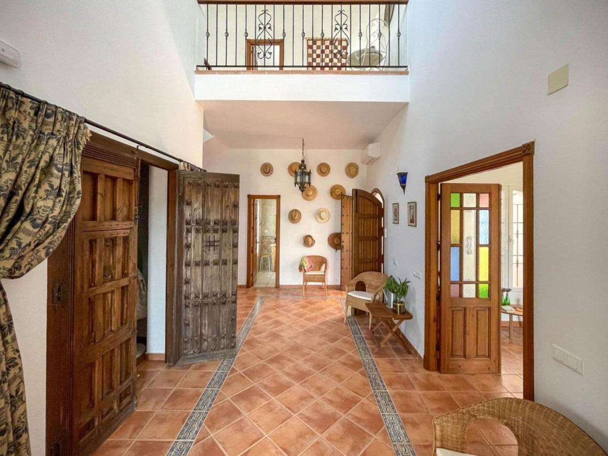Villa With Private Swimming Pool And Boules Court 40 Minutes From M Laga Málaga