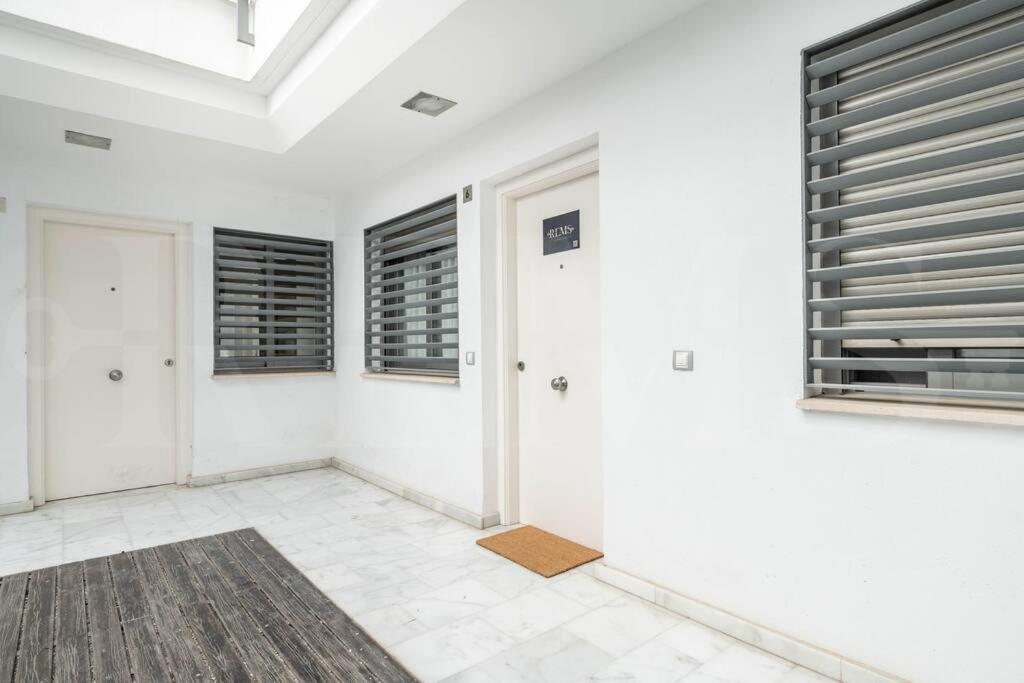 Chic Intimate In The Heart Of By Rems Apartment Málaga