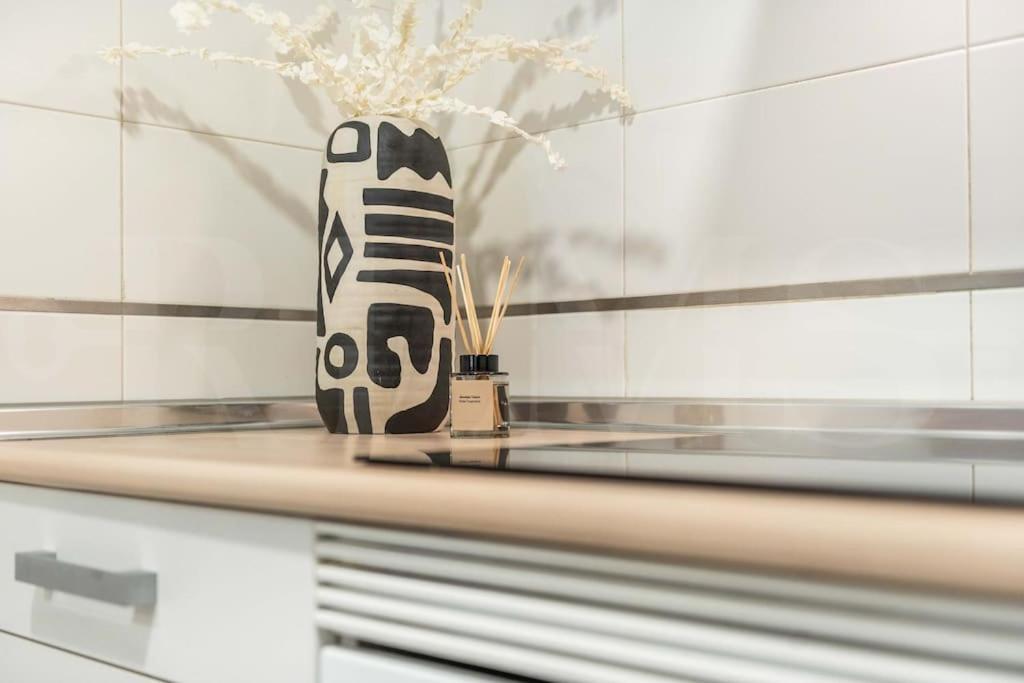 Chic Intimate In The Heart Of By Rems Apartment Málaga