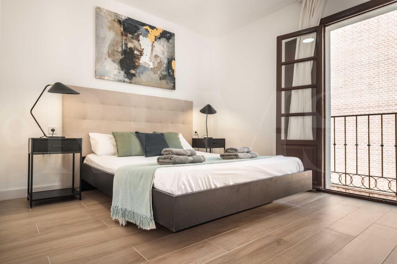 And Spacious With Parking On-site Appartamento