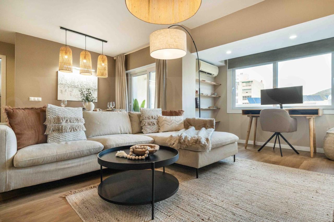 Apartment Gorgeous With Balcony - Center By Rems