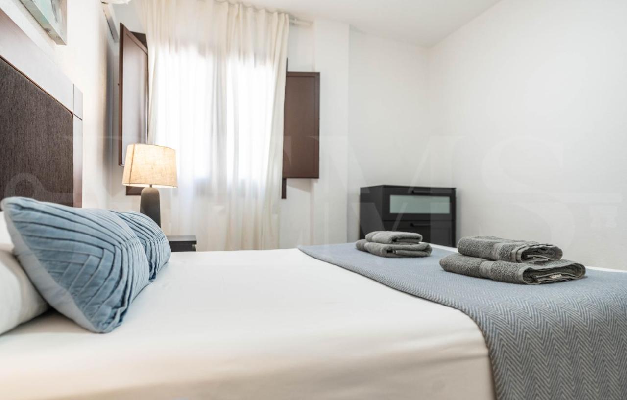And Spacious With Parking On-site * Málaga
