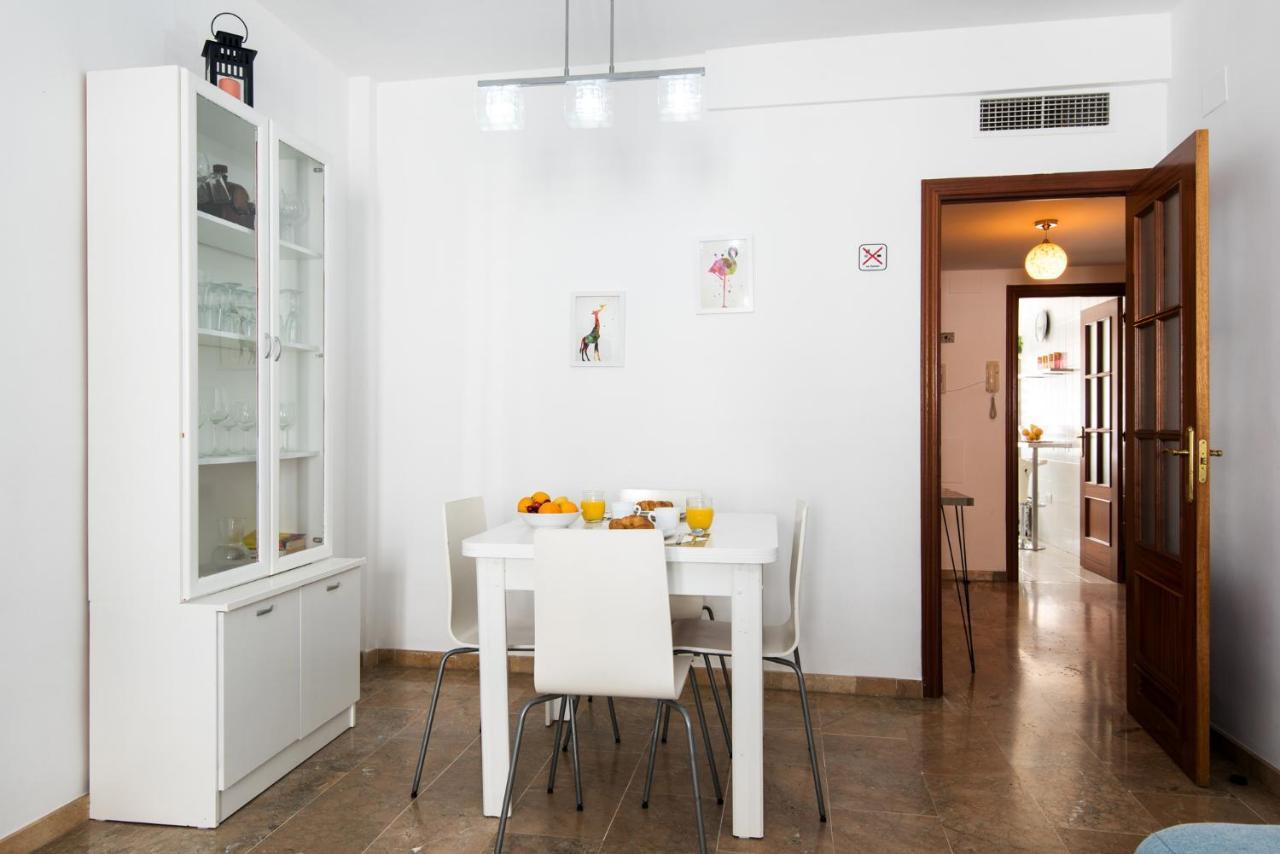Appartement Center 2bed 2b Aircon Wif And Parking Free *