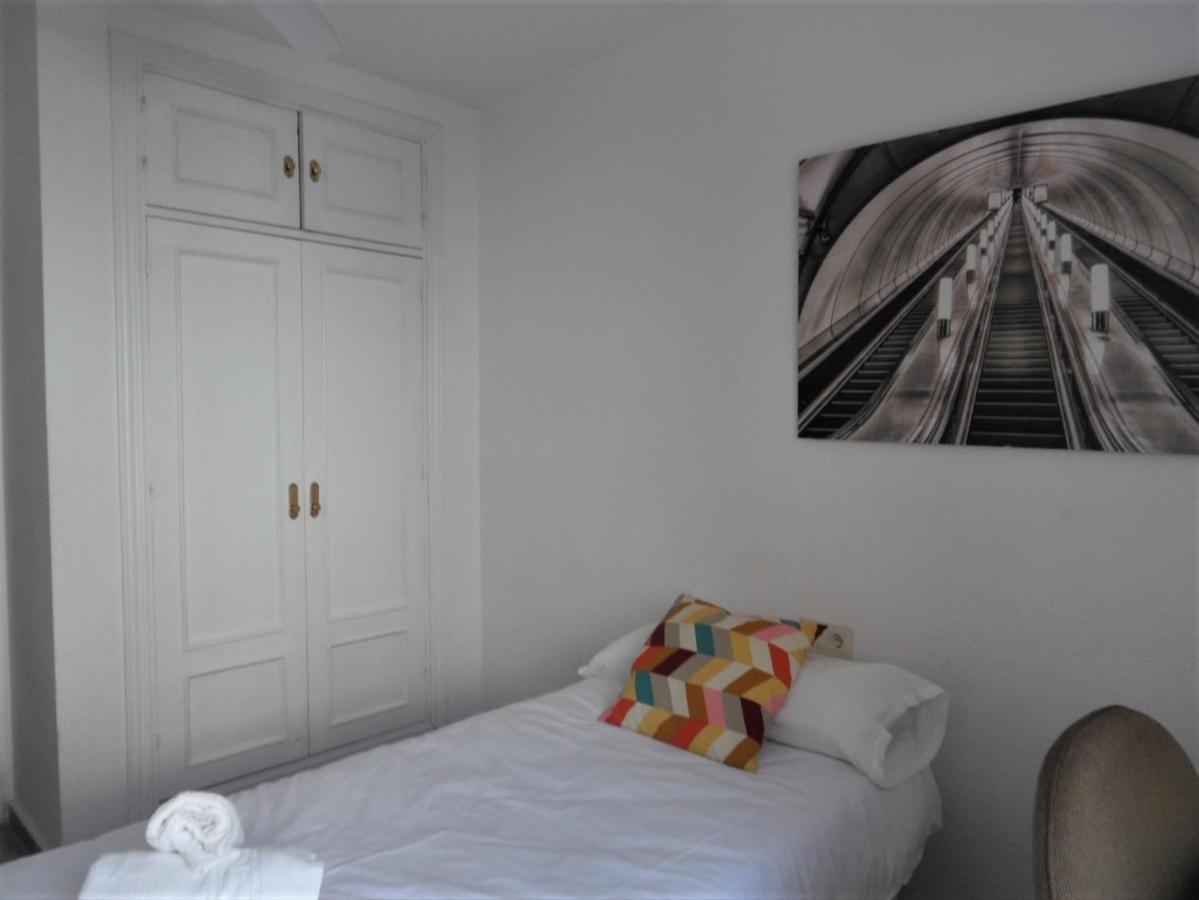 Center Location & Parking Free With Largeterrace & Bbq Malaga