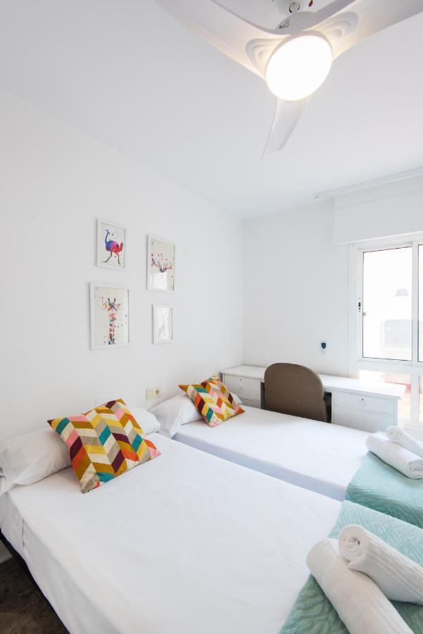 Center Location & Parking Free With Largeterrace & Bbq *