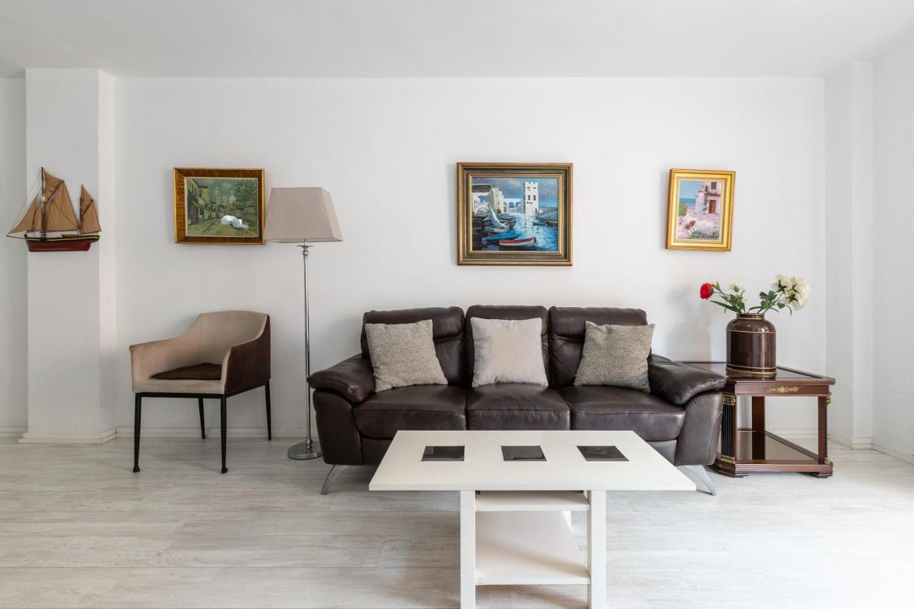 Two Bedroom Beside Marina Málaga