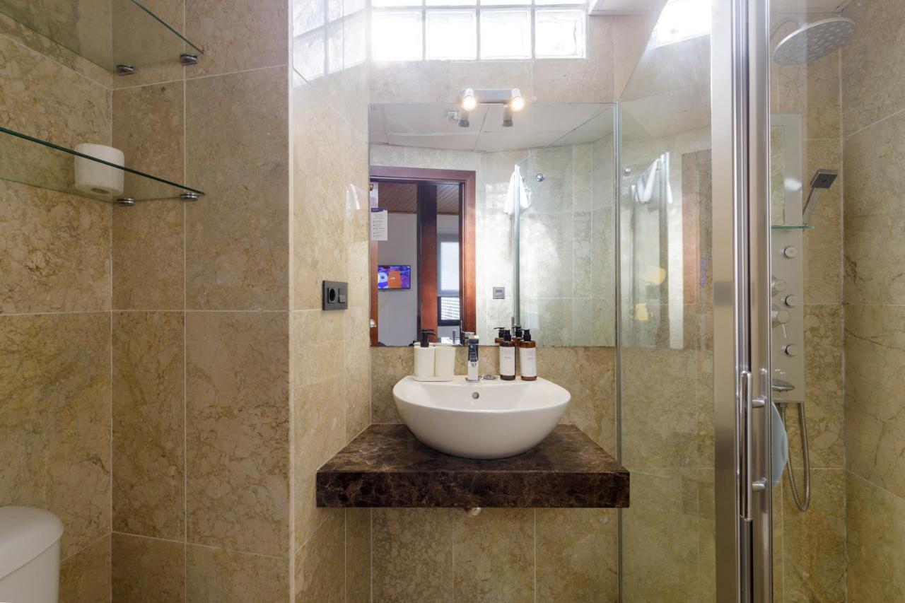 Autor By Caleta Homes * Málaga