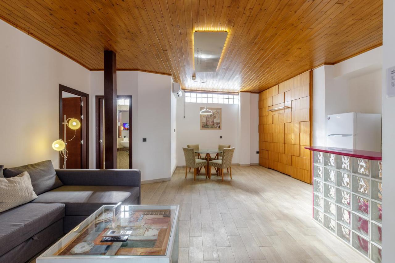 Autor By Caleta Homes Málaga