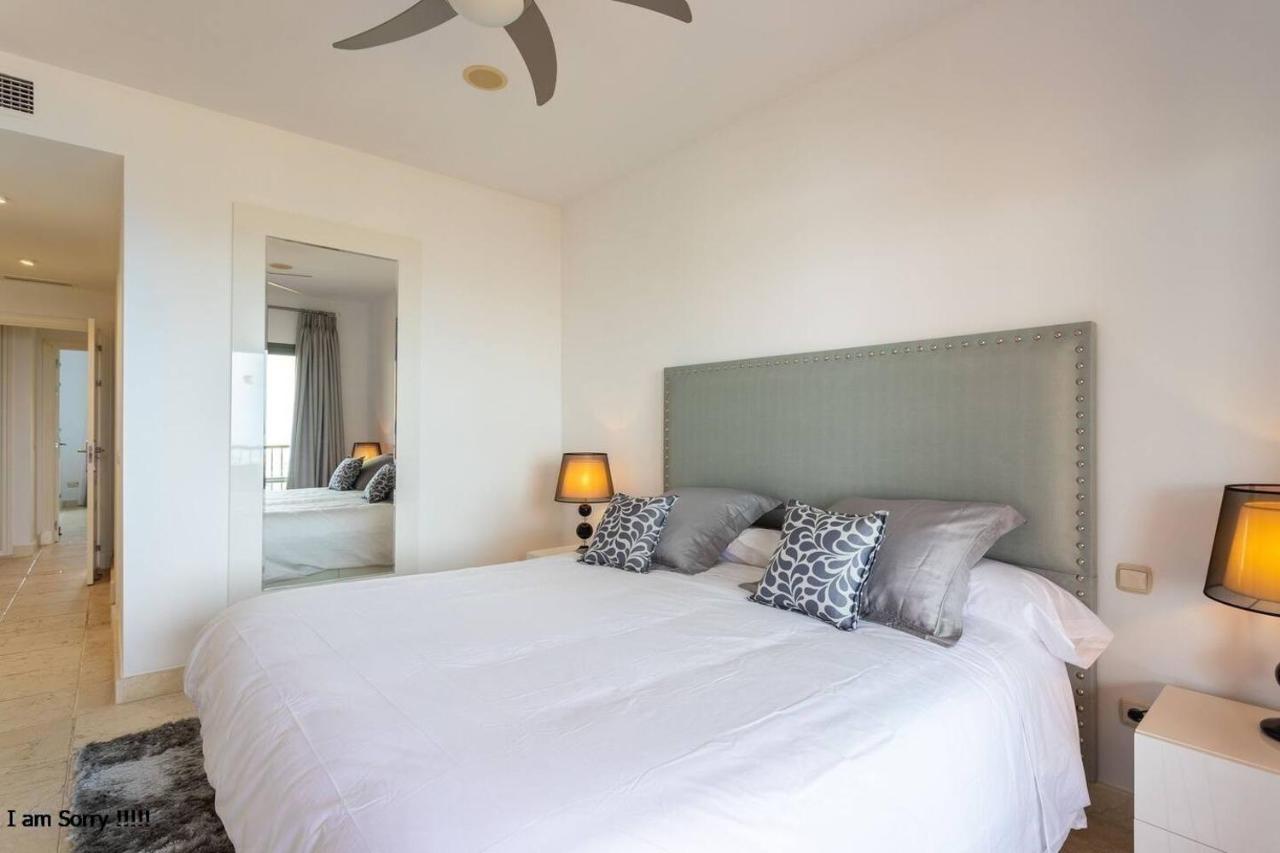 Royal W/shared Pool, Terrace &a/c *