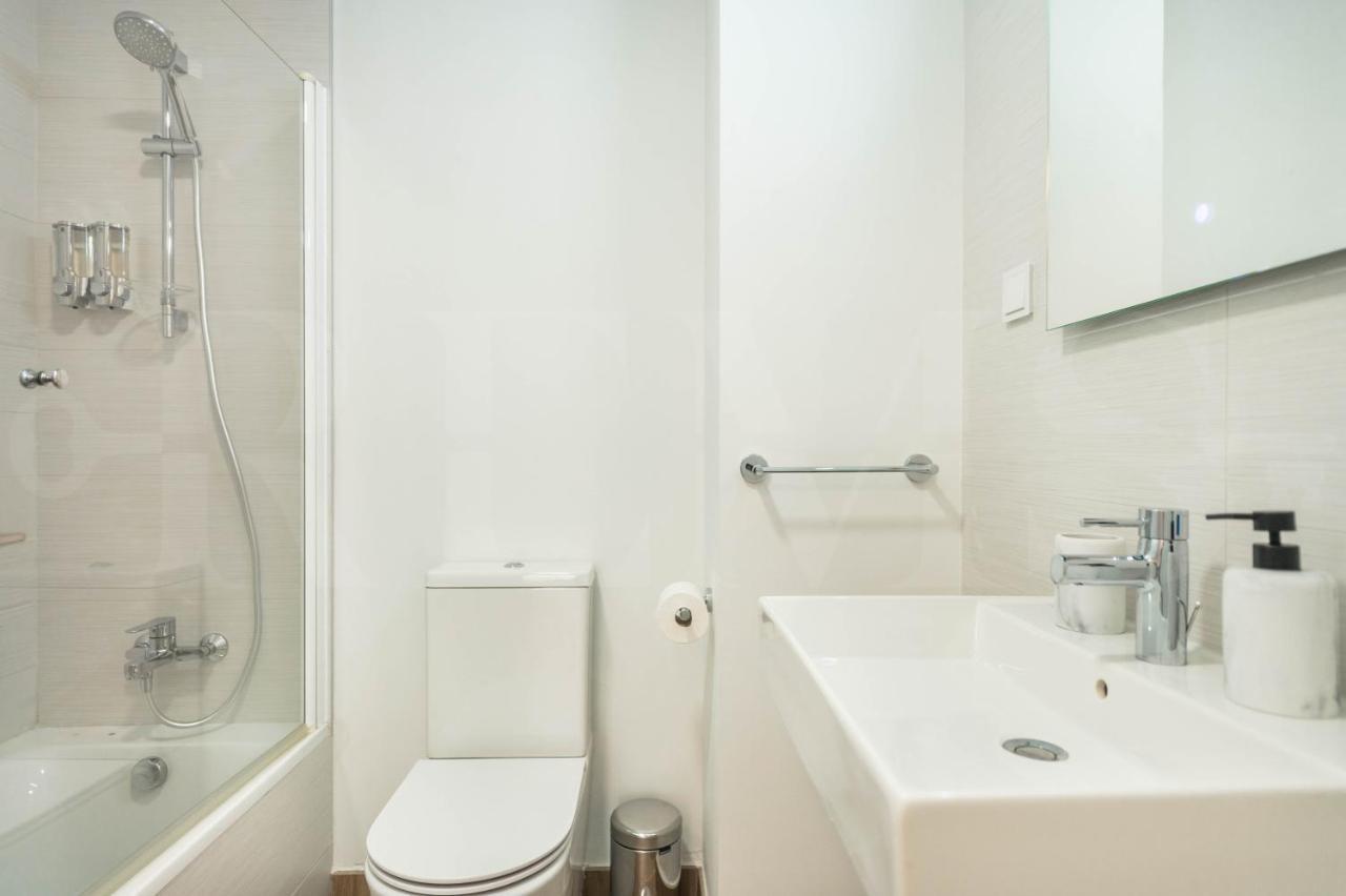 With Parking, Gym & Terrace By Rems Apartamento *