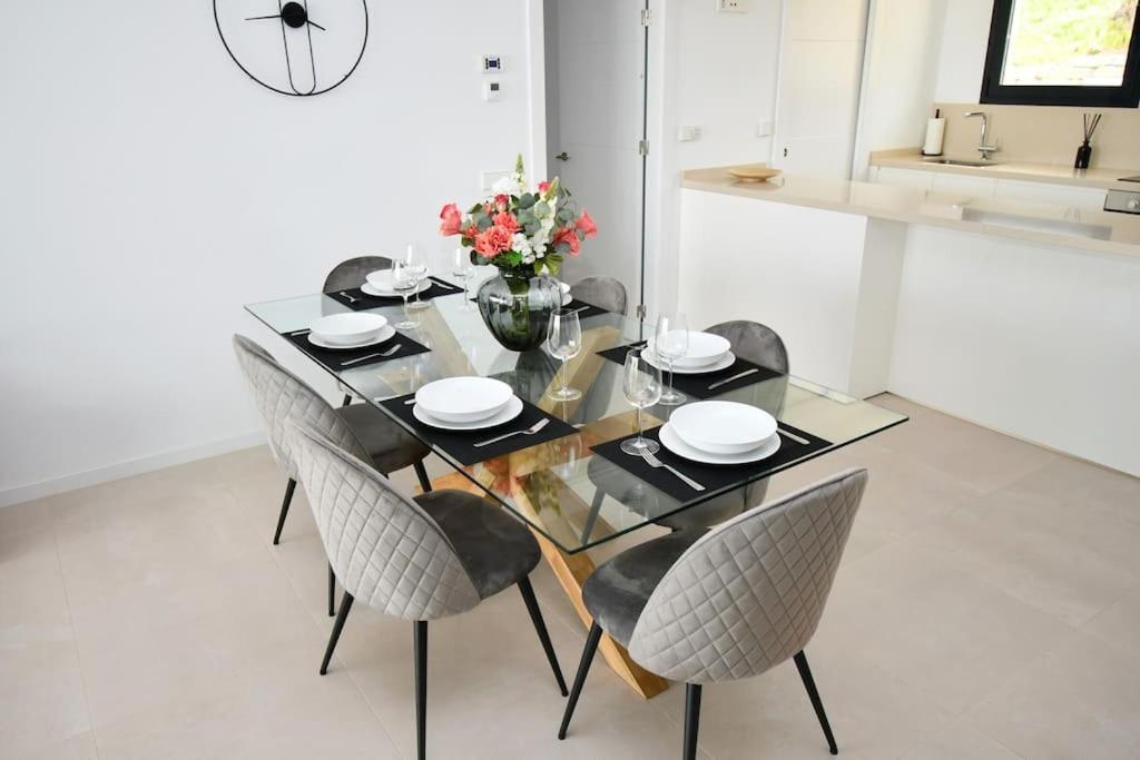 Casa Kerr - Luxury Apt - Sleeps 9 - Los Boliches Appartamento Málaga