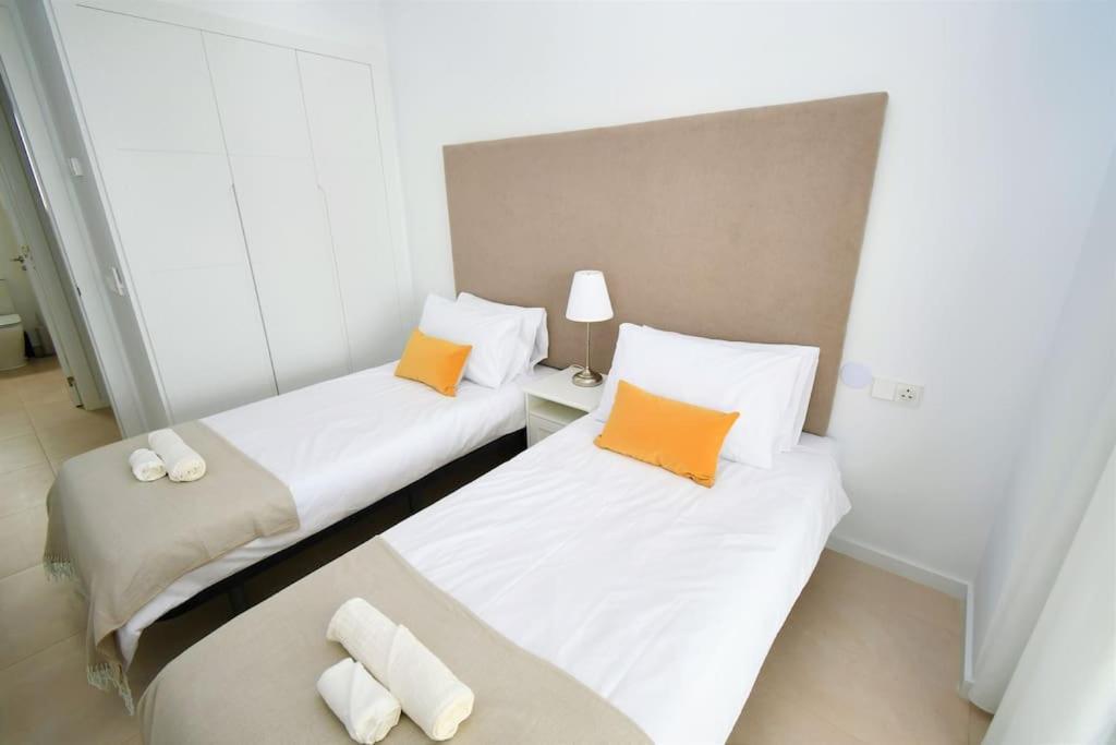 Appartamento Casa Kerr - Luxury Apt - Sleeps 9 - Los Boliches *