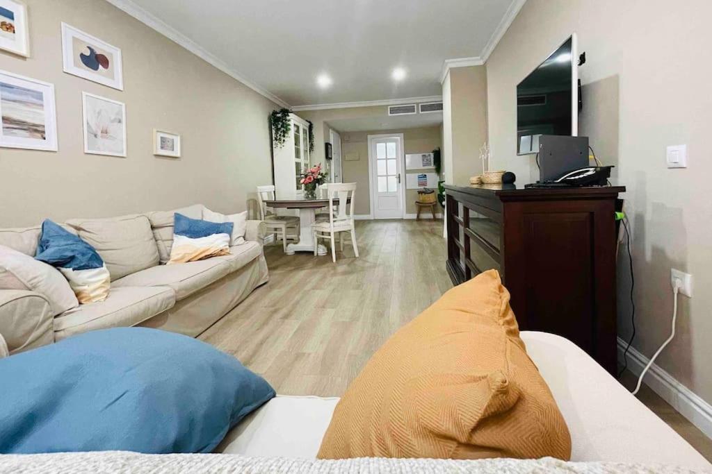 Apartamento Torre Atalaya-teatinos Capital Lägenhet *