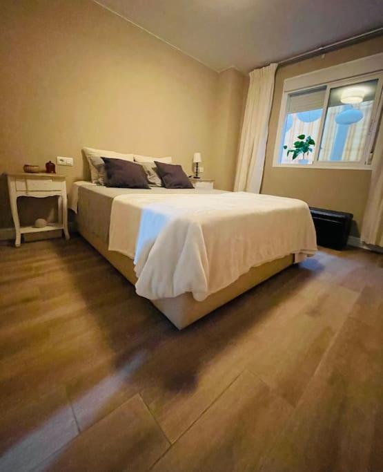 Apartamento Torre Atalaya-teatinos Capital Lägenhet *