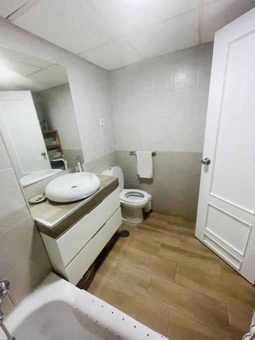 Lägenhet Apartamento Torre Atalaya-teatinos Capital