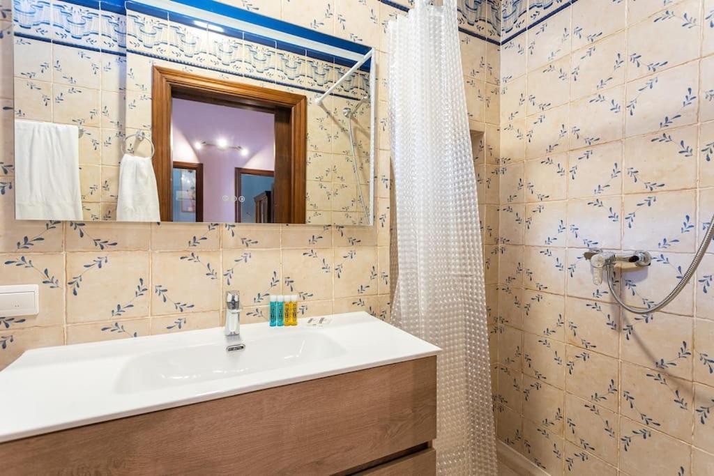 Apartment 5. Casa De Alma. In Historic House