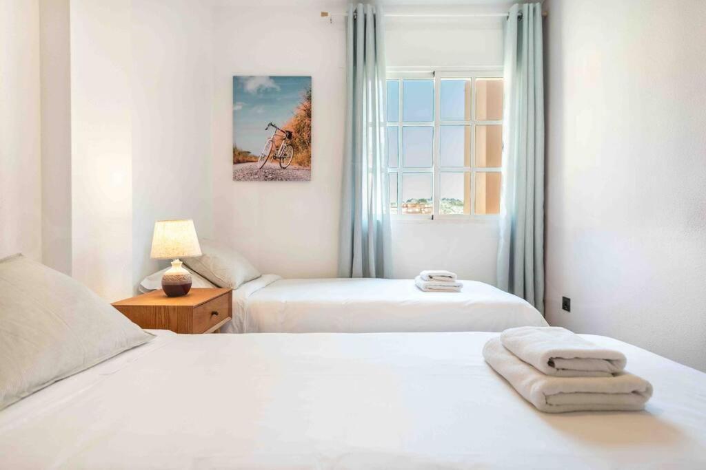 Spacious & Authentic By Rems Lejlighed Málaga