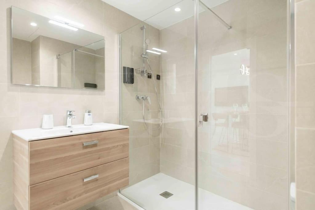 Tranquil & Bright With Parking By Rems Appartement *