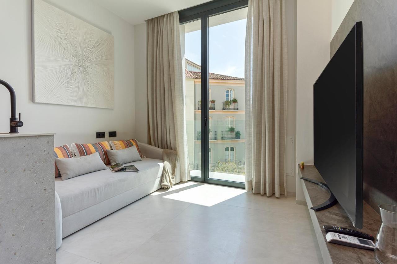 Magnificent Renovated 2bd 2bth Duplex With Terrace - Centre Apartamento *