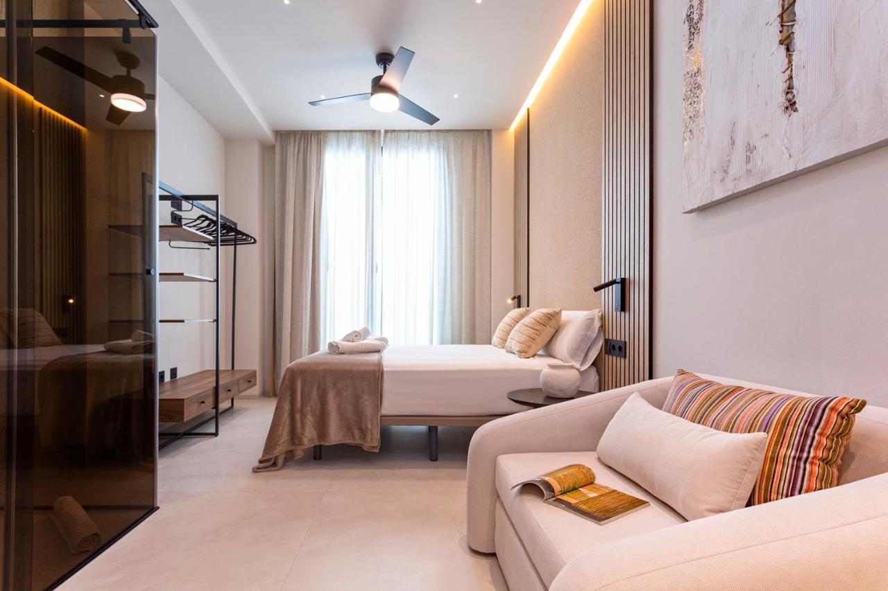 Magnificent Renovated 2bd 2bth Duplex With Terrace - Centre Apartamento