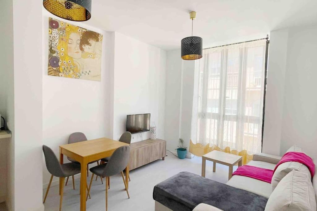 2 Bedroom Next To Plaza De La Merced