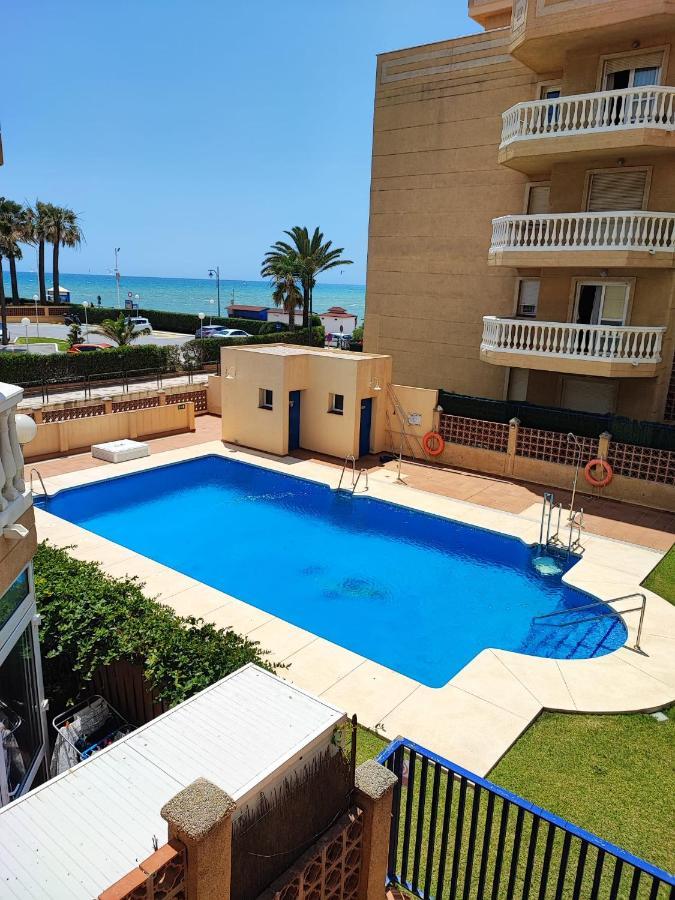 Casa Playa Guadalmar, Beautiful In Front Of The Sea, Wifi, Ac, Smart Tv, Private Parking Appartamento