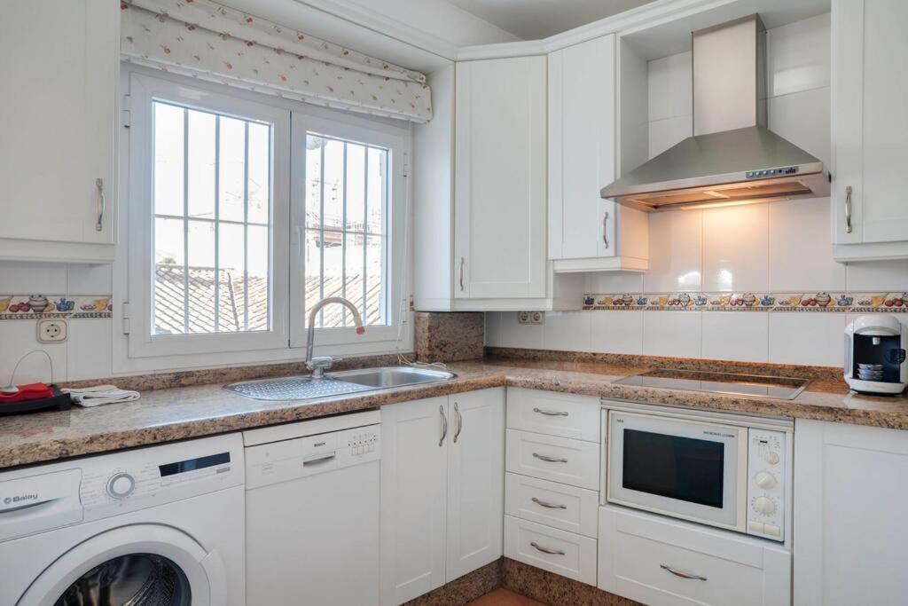 Cozy Penthouse Center, Car Park Included-caspal Apartment *