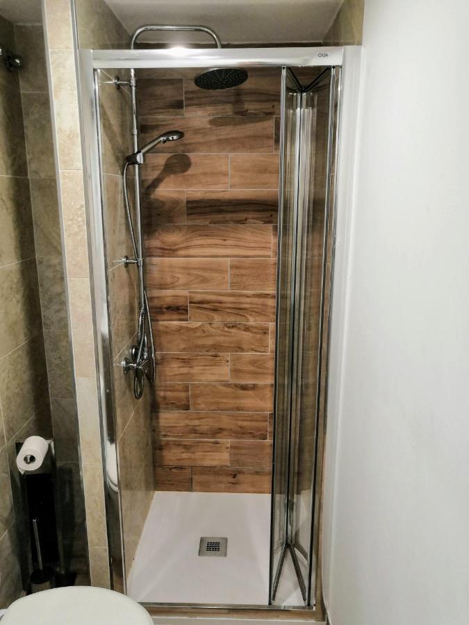 Apartment & Renovated 3-bedroom Flat Malaga