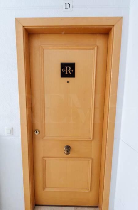 Penthouse With Private Jacuzzi & Rooftop - Center By Rems Apartamento