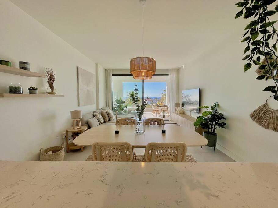 Apartamento Santa Barbara Heights - Heated Pool, Gym, Bbq. *