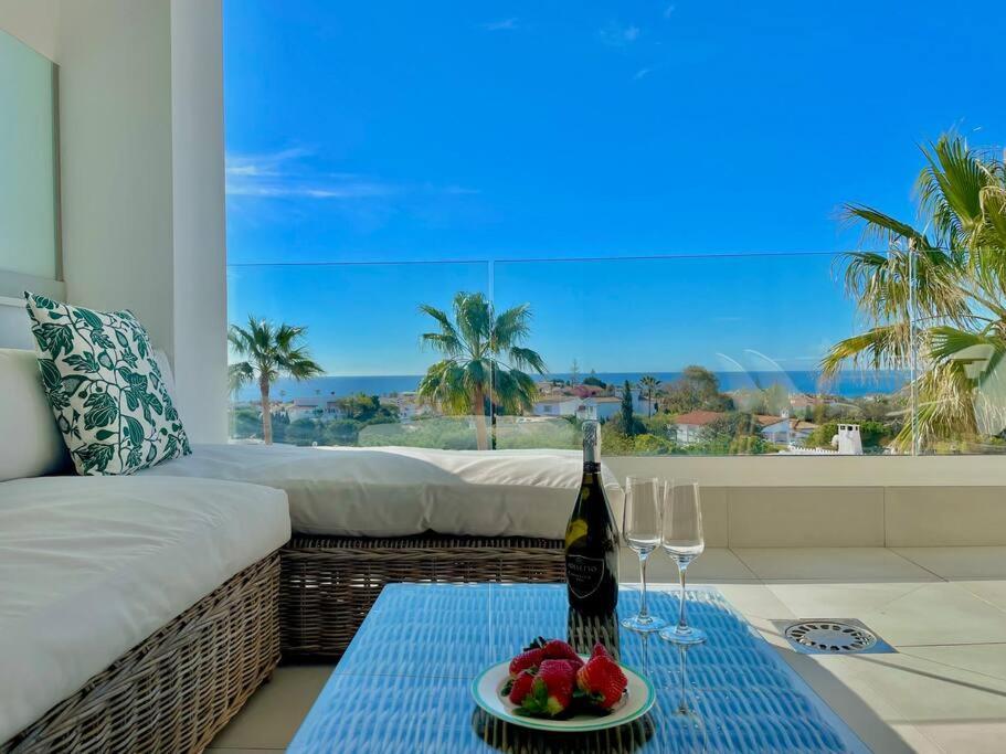 Santa Barbara Heights - Heated Pool, Gym, Bbq. *