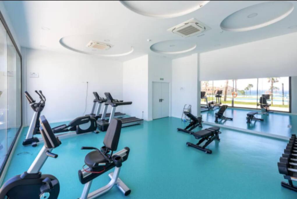 Santa Barbara Heights - Heated Pool, Gym, Bbq. *
