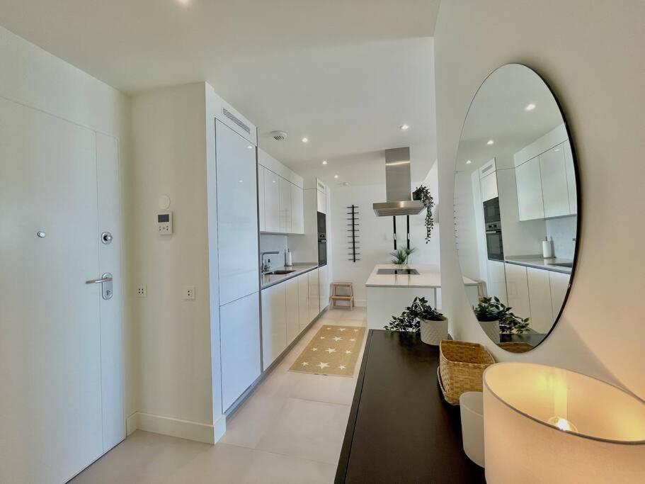 Santa Barbara Heights - Heated Pool, Gym, Bbq. *