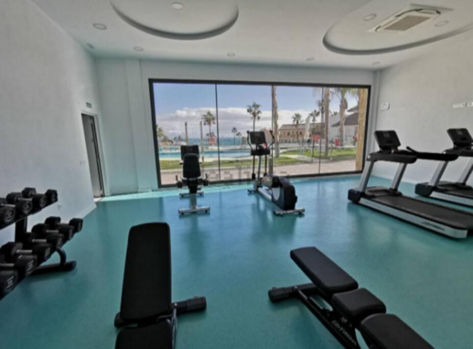 Santa Barbara Heights - Heated Pool, Gym, Bbq.