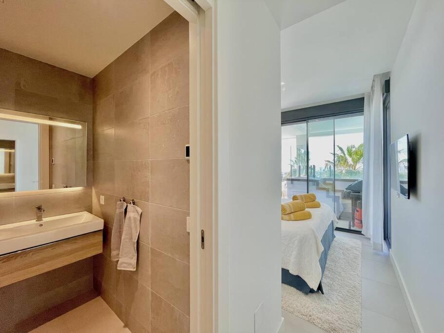 Santa Barbara Heights - Heated Pool, Gym, Bbq. Apartamento