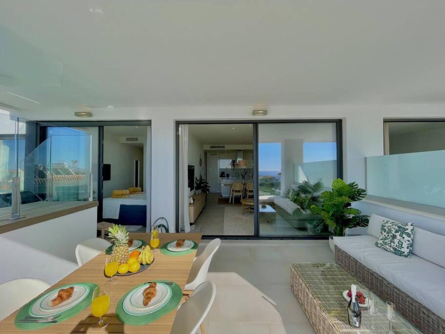 Santa Barbara Heights - Heated Pool, Gym, Bbq. Apartamento *