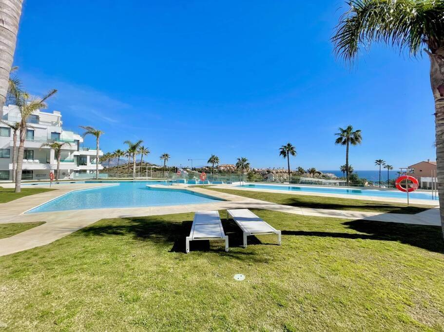 Santa Barbara Heights - Heated Pool, Gym, Bbq. Málaga