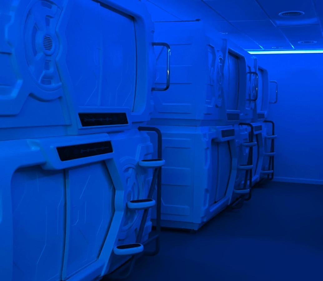 Good Vibes Only Capsule Kapselhotell *