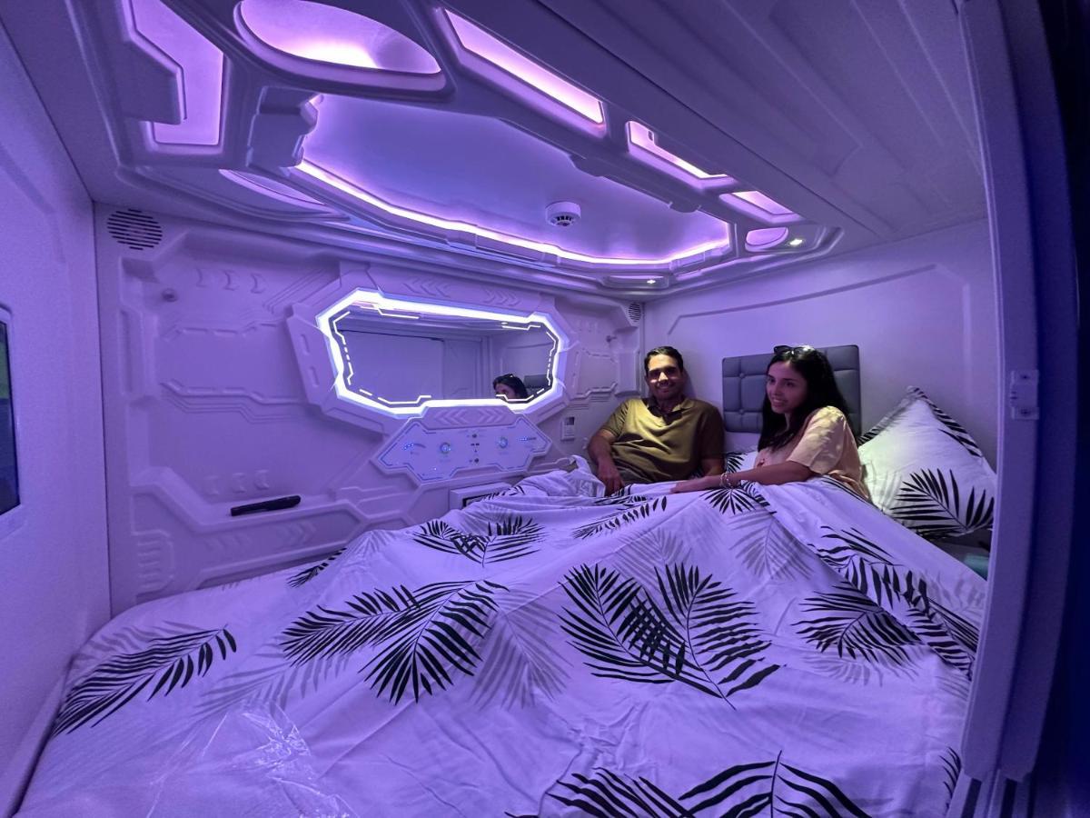 Hotel a capsule Good Vibes Only Capsule