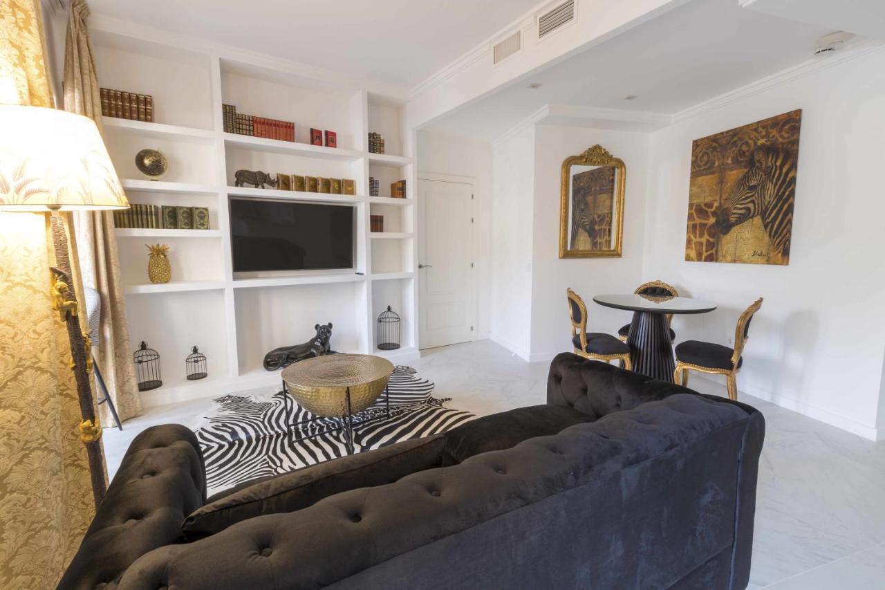Apart-hotel The Clock House Luxury Urban *