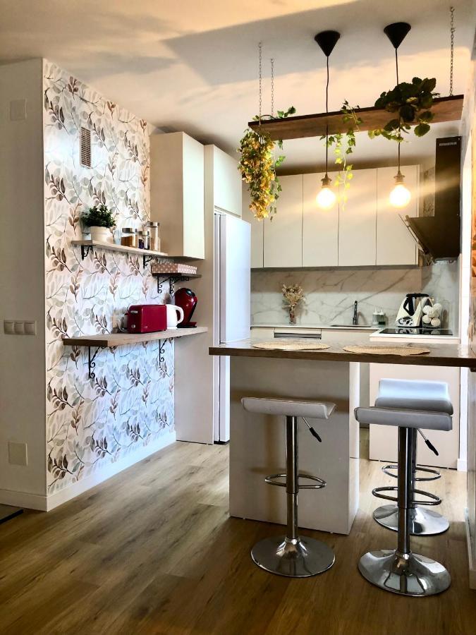 Con Smart Tv En Piso Compartido Con Bano Privado O Compartido Sol Homestay *