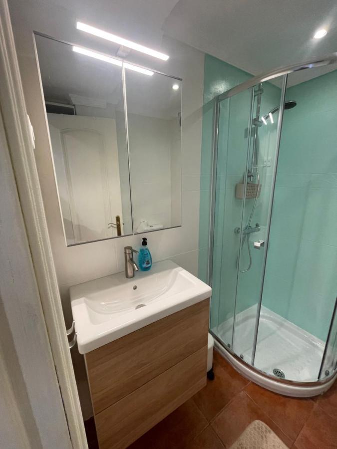 Apartment Two Bedroom In Center With Views *