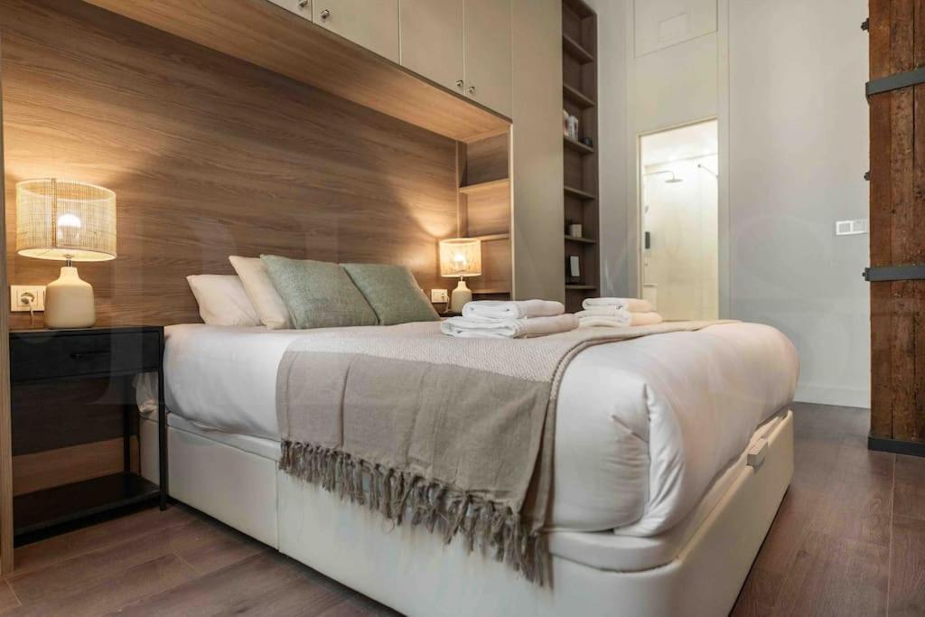 Eclectic & Elegant By Rems Leilighet *