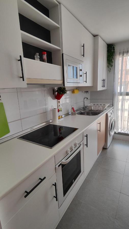 Apartamento Parking Gratis, Centrico, Tranquilo Y Todo A Mano